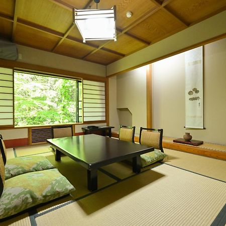 Osakaya Ryokan Кусацу Экстерьер фото